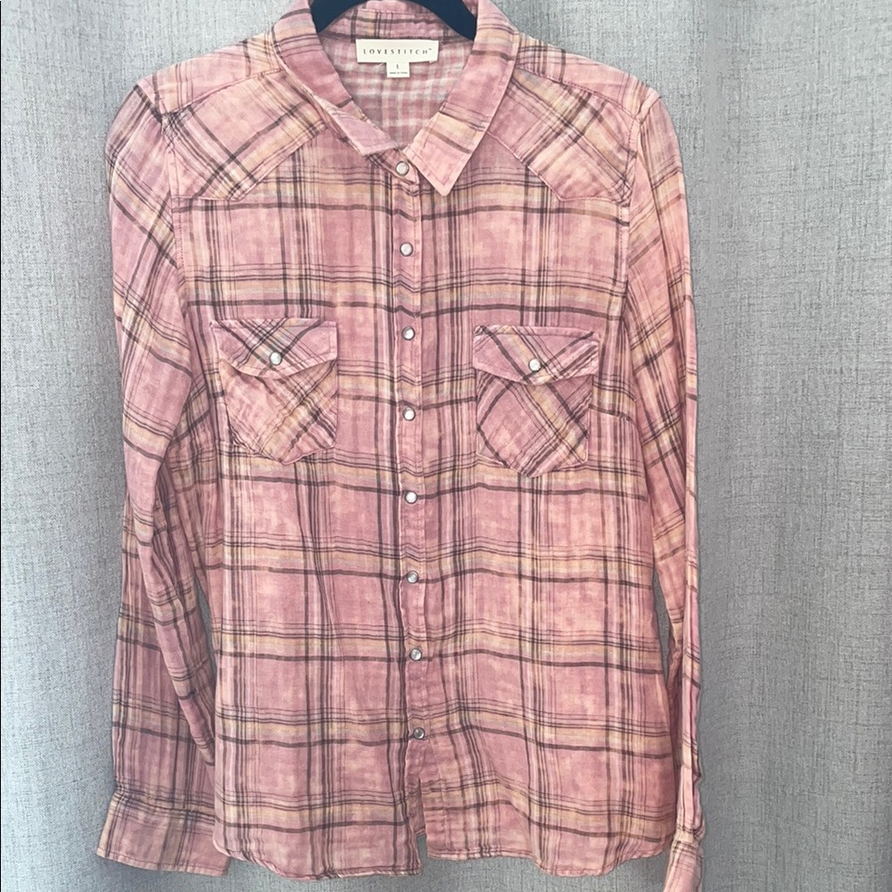 Lovestitch Pink Casual Button Down Shirt. Size L